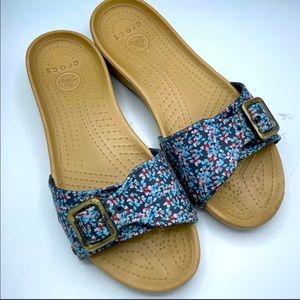 Crocs Blue Floral Slip On Single Strap Buckled Sandals 9